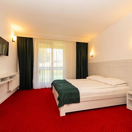 Hotel Cirus Предял Экстерьер фото