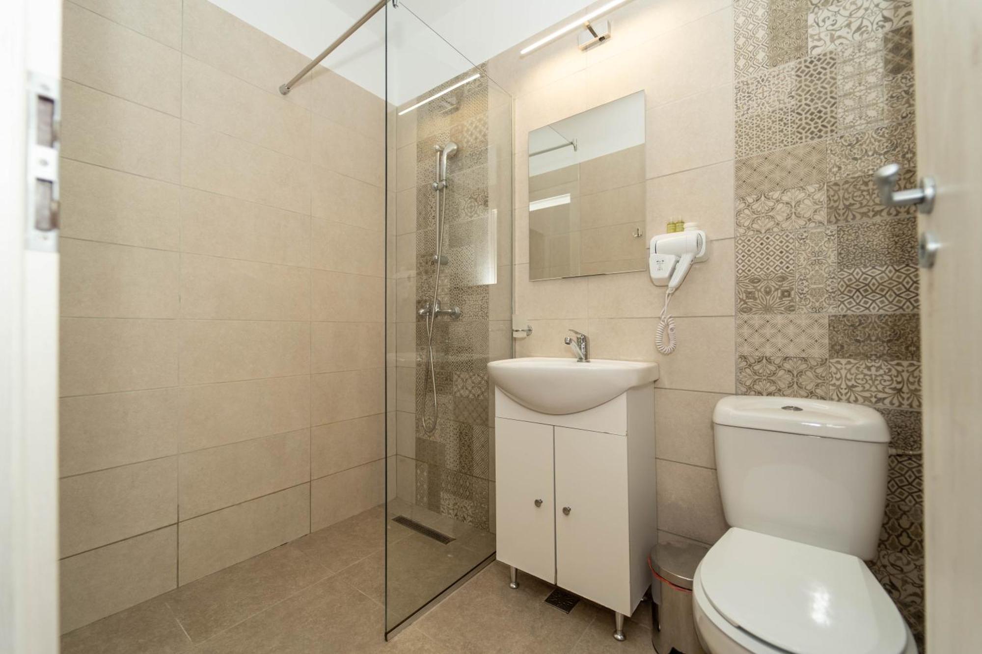 Hotel Cirus Предял Экстерьер фото