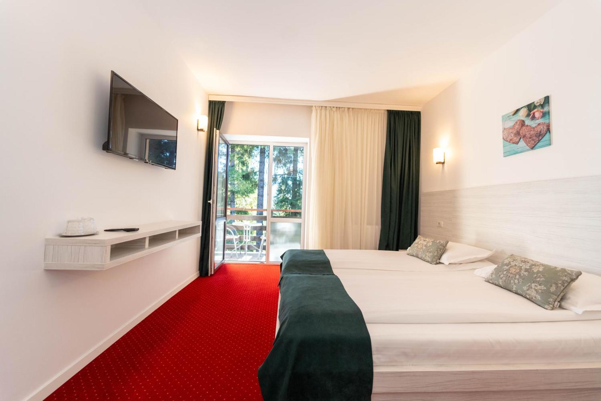 Hotel Cirus Предял Экстерьер фото
