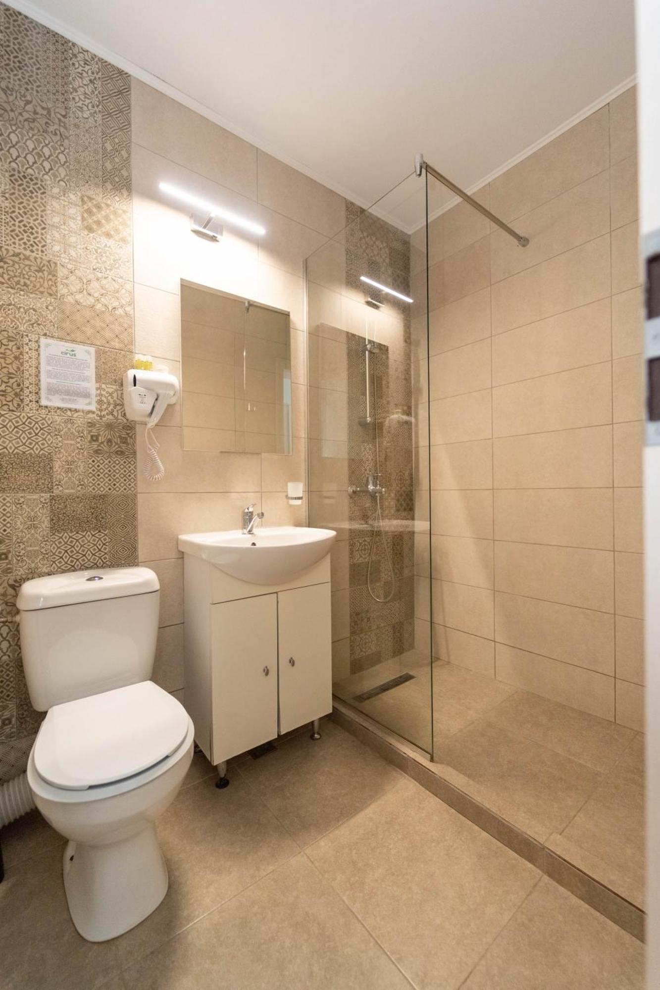 Hotel Cirus Предял Экстерьер фото
